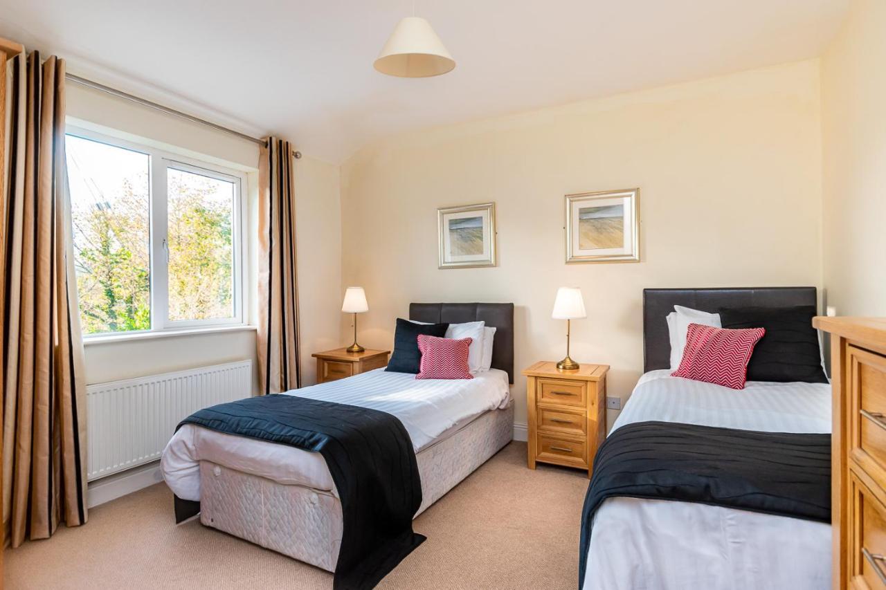 Foleys Ardmullen Townhouses เคนแมร์ ภายนอก รูปภาพ