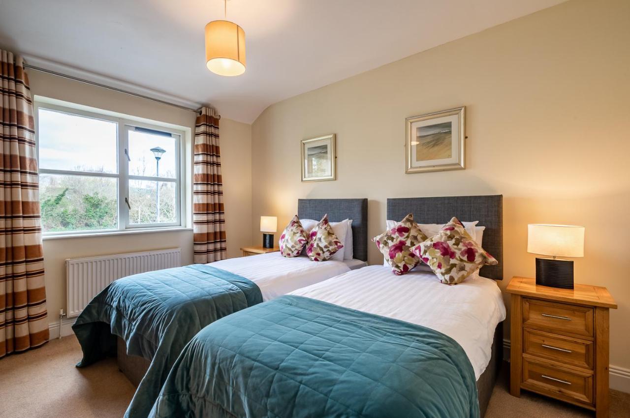 Foleys Ardmullen Townhouses เคนแมร์ ภายนอก รูปภาพ