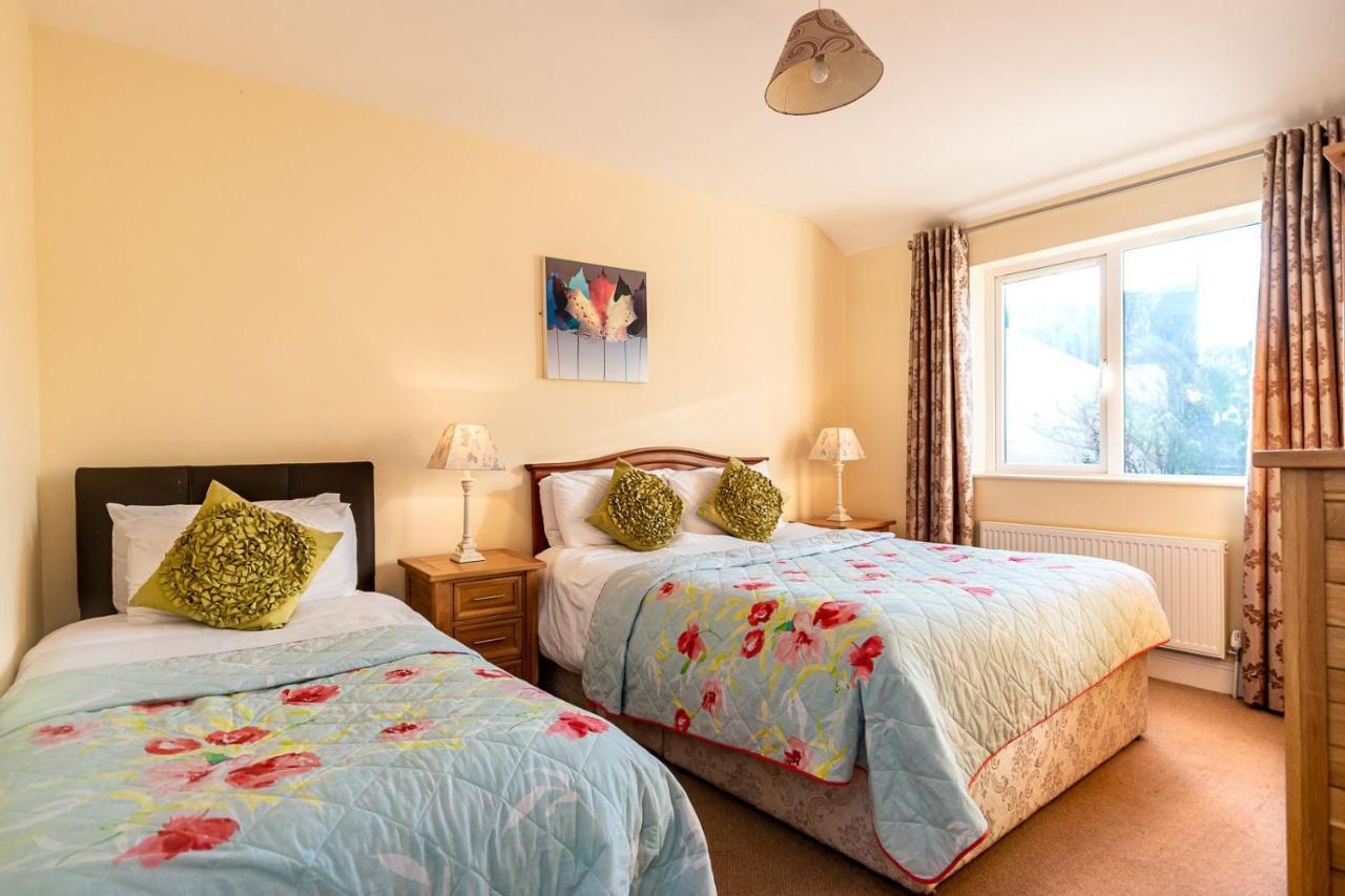Foleys Ardmullen Townhouses เคนแมร์ ภายนอก รูปภาพ