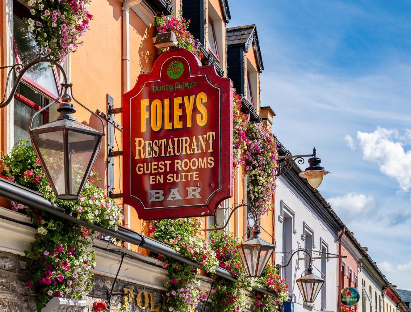 Foleys Ardmullen Townhouses เคนแมร์ ภายนอก รูปภาพ